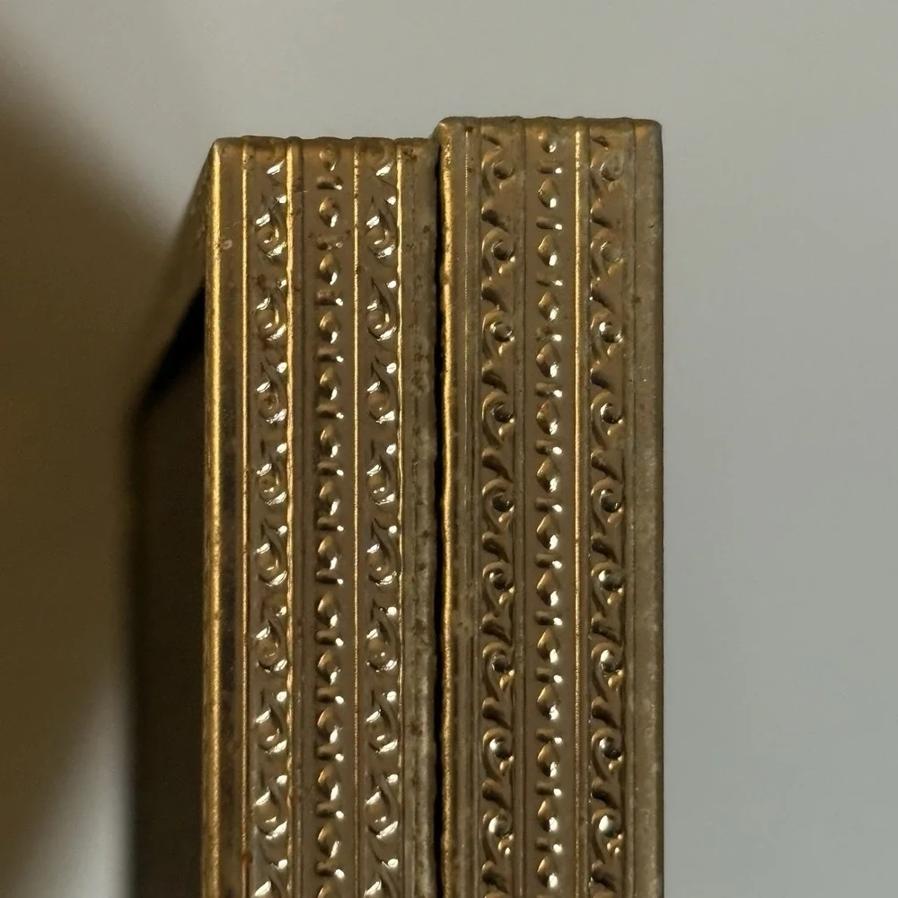 Vintage 8x10 Photo Picture Frame Bi-fold Gold‎ Tone Embossed Brass Metal Hinge